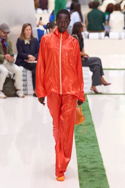 Look 19